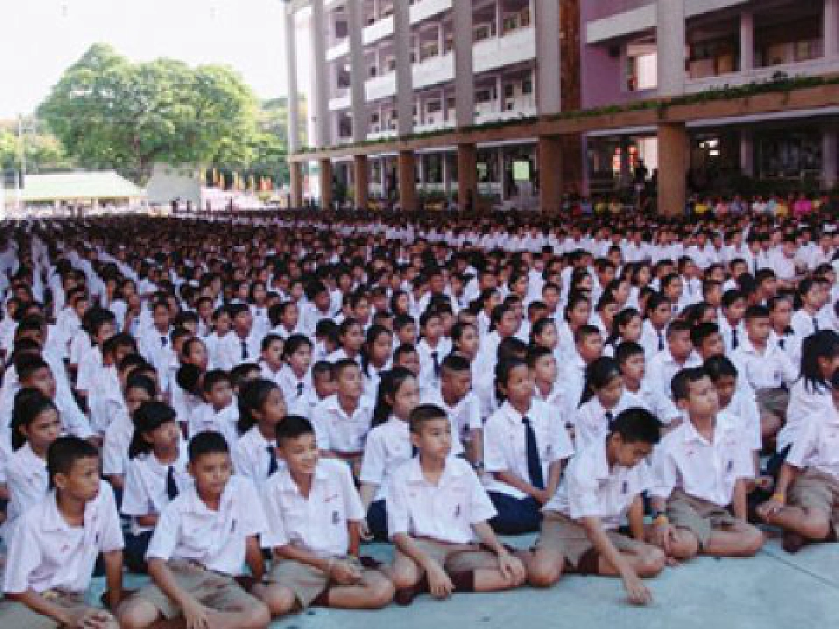 "ร.ร.วัด ร.ร.อินเตอร์"
ในแนวคิดของ...พระวิสุทธิ์พุทธิศาสตร์
"ร.ร.วัด ร.ร.อินเตอร์"
ในแนวคิดของ...พระวิสุทธิ์พุทธิศาสตร์