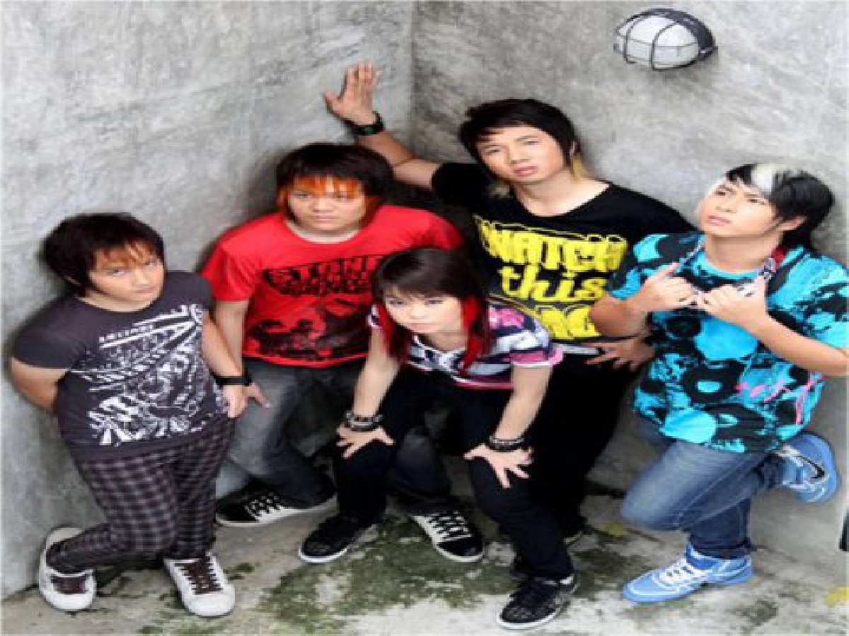 มิทไนท์ฯ ส่งเพลงแรกก็แรงสมใจ มิทไนท์ฯ ส่งเพลงแรกก็แรงสมใจ