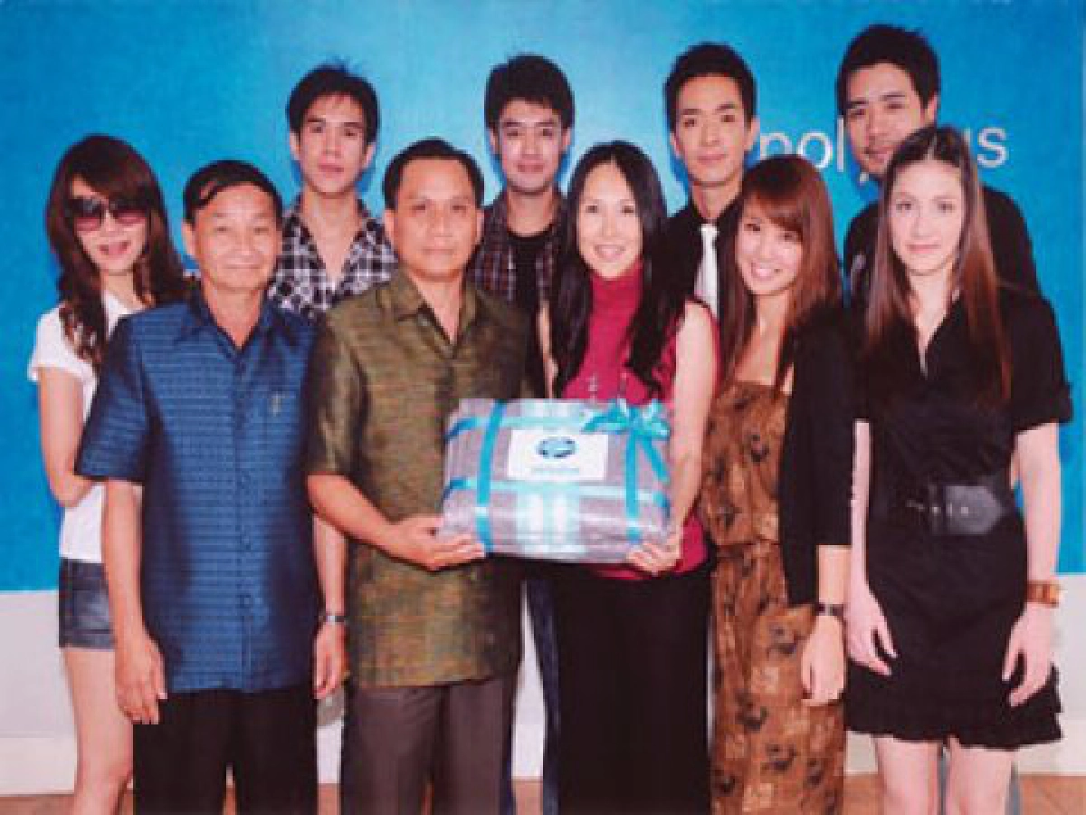 เสิร์ฟข่าวเม้าท์แตก (ศุกร์ที่ 13 ก.พ.52) เสิร์ฟข่าวเม้าท์แตก (ศุกร์ที่ 13 ก.พ.52)