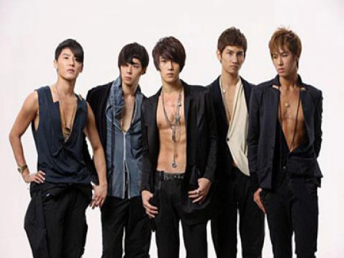 เอเชีย...เอ็นเตอร์เทนเม้นท์ - ต้อนรับวาเลนไทน์ กับ 5 หนุ่ม โทโฮชินกิ
เอเชีย...เอ็นเตอร์เทนเม้นท์ - ต้อนรับวาเลนไทน์ กับ 5 หนุ่ม โทโฮชินกิ