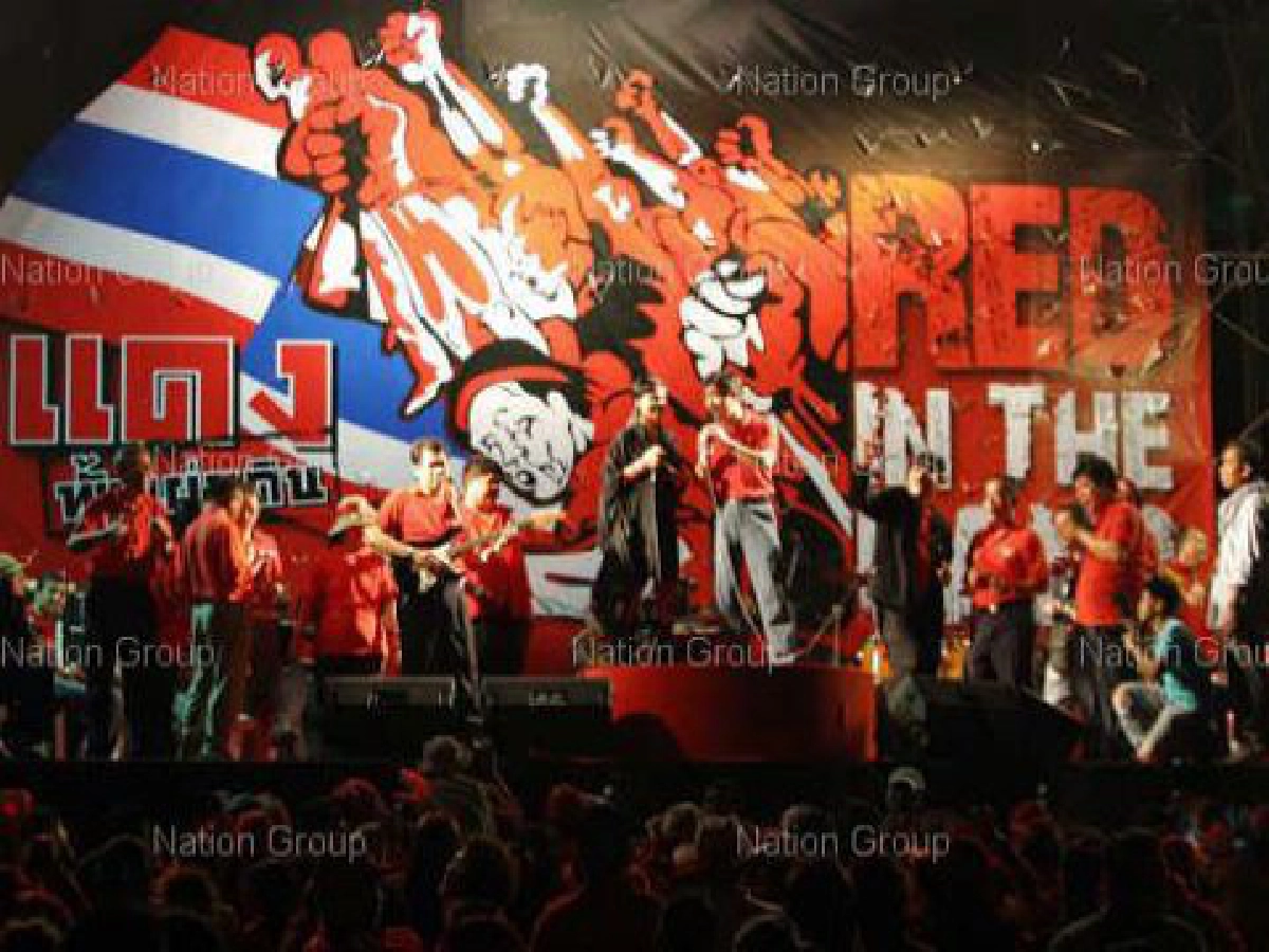 ทักษิณ ประกาศจะโฟนอินทุกครั้ง ในการชุมนุมใหญ่ของคนเสื้อแดง 
