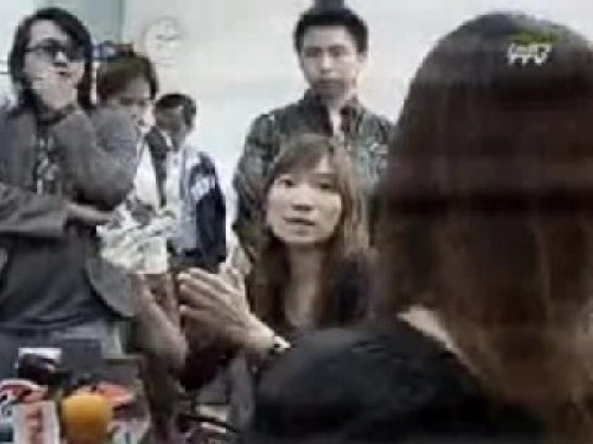 "เซลล์ สาว" เลื่อนชี้จุดถูก ตร.จู่โจมค้น