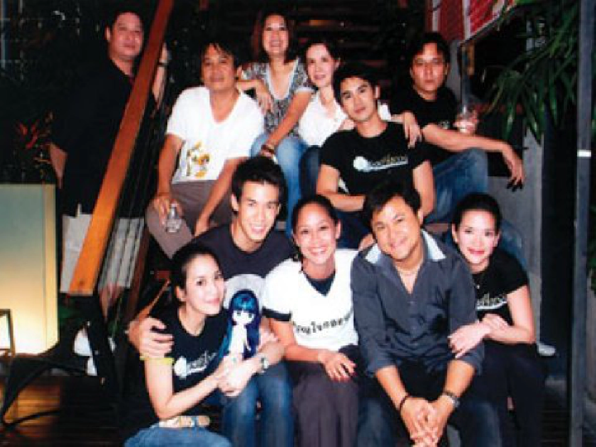 เสิร์ฟข่าวเม้าท์แตก (พฤหัสบดีที่ 5 มี.ค. 52) เสิร์ฟข่าวเม้าท์แตก (พฤหัสบดีที่ 5 มี.ค. 52)
