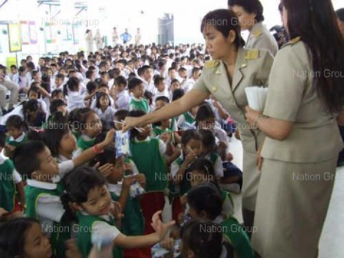 "เทือก"ปัดโยนความผิดปัญหานมโรงเรียนให้รัฐบาลก่อน "เทือก"ปัดโยนความผิดปัญหานมโรงเรียนให้รัฐบาลก่อน