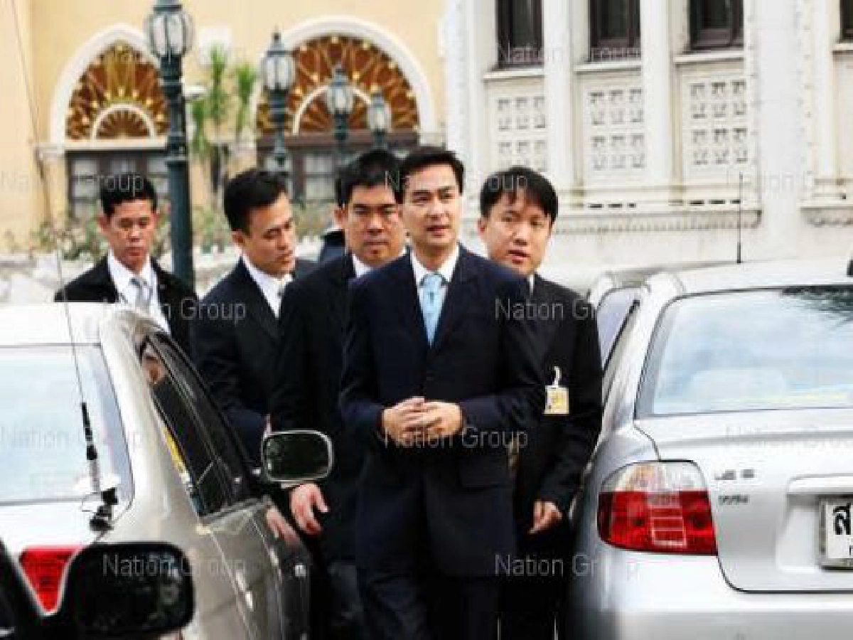 นายกฯ"อภิสิทธิ์"ยันไม่เทียบเชิญ"เสนาะ"เข้าร่วมรัฐบาล นายกฯ"อภิสิทธิ์"ยันไม่เทียบเชิญ"เสนาะ"เข้าร่วมรัฐบาล
