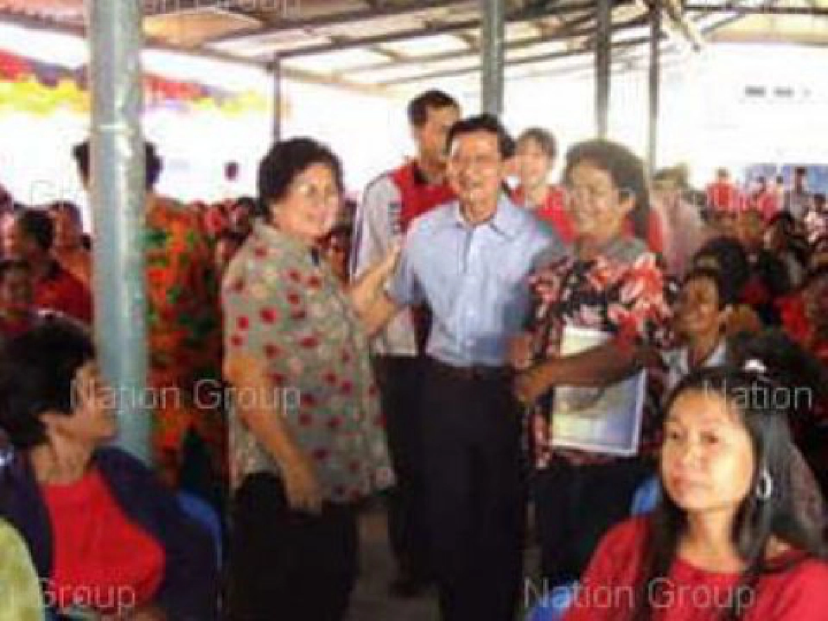 "สมชาย วงศ์สวัสดิ์"โผล่พิจิตรกลุ่มเสื้อแดงต้อนรับแน่น "สมชาย วงศ์สวัสดิ์"โผล่พิจิตรกลุ่มเสื้อแดงต้อนรับแน่น