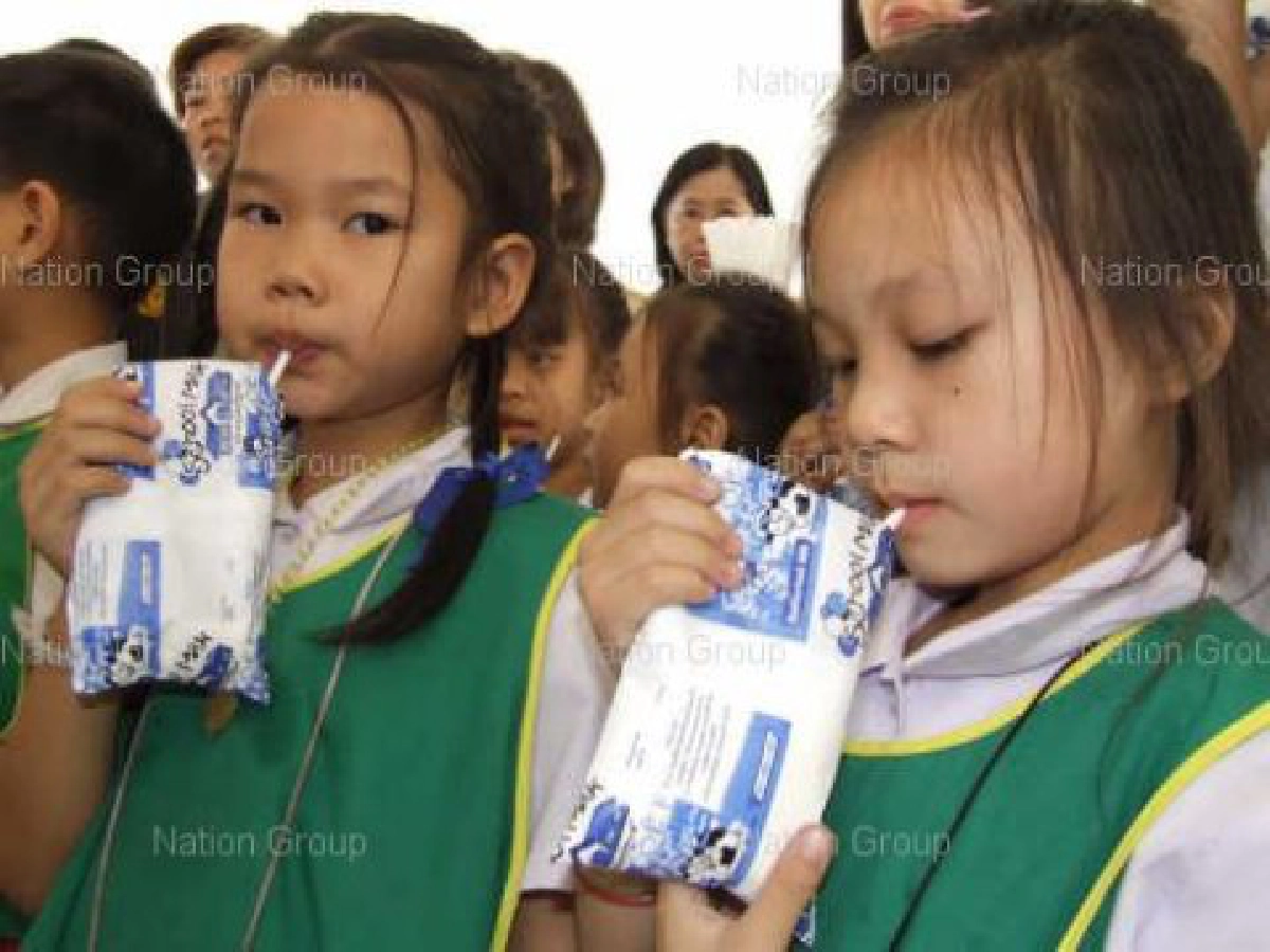 สธ.เล็งเสนอครม.อังคารนี้เปลี่ยนนมโรงเรียนเป็นยูเอชที สธ.เล็งเสนอครม.อังคารนี้เปลี่ยนนมโรงเรียนเป็นยูเอชที