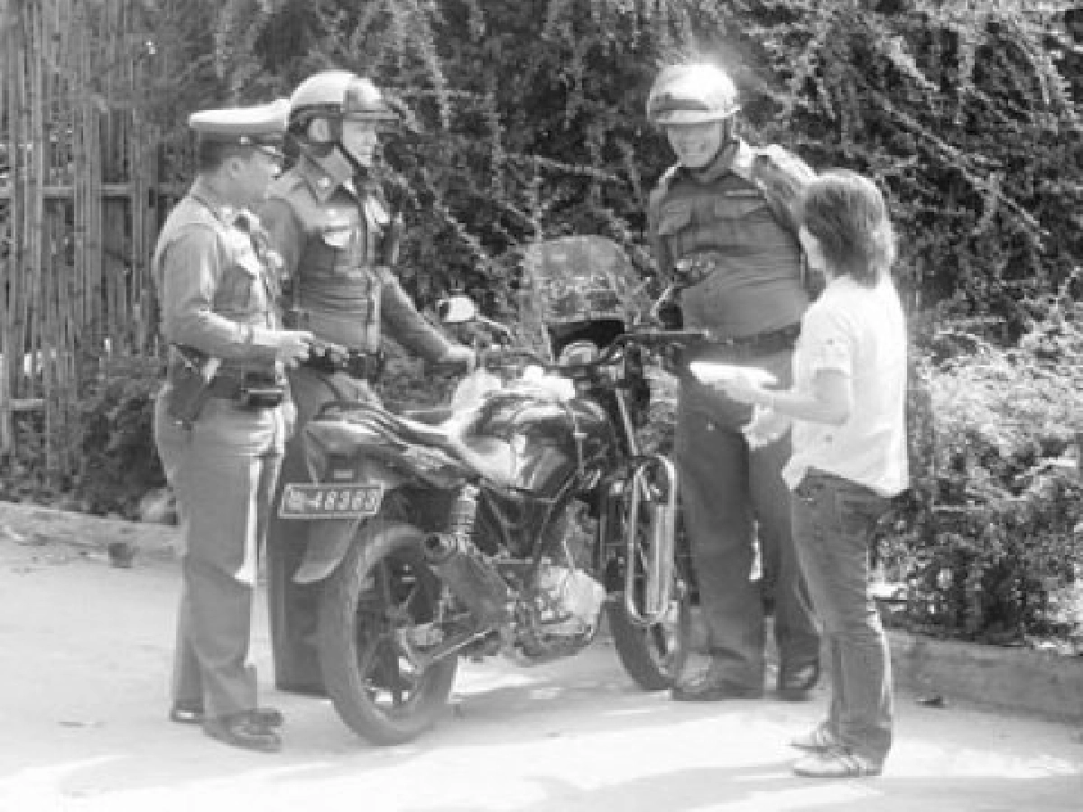 สบายๆ สไตล์สีกากี : "ทีเล่น ทีจริง" กับ พ.ต.ท.สมิง รอดรัตษะ