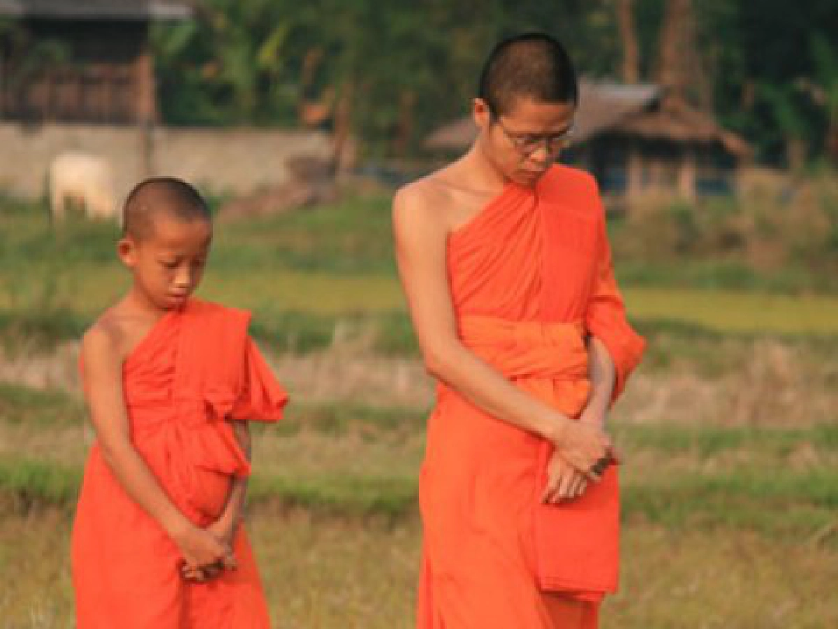 รู้ทันโลก-พูดสองภาษา
ร.ร.เตรียมสามเณรแห่งแรกของไทย
รู้ทันโลก-พูดสองภาษา
ร.ร.เตรียมสามเณรแห่งแรกของไทย
