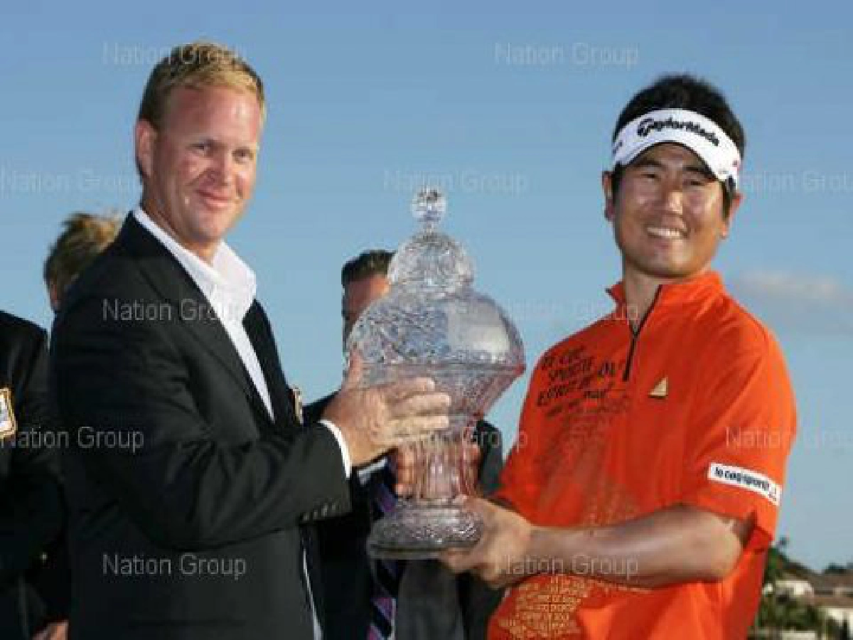 หนุ่มโสมซิวแชมป์-รับ 35 ล้าน
หนุ่มโสมซิวแชมป์-รับ 35 ล้าน