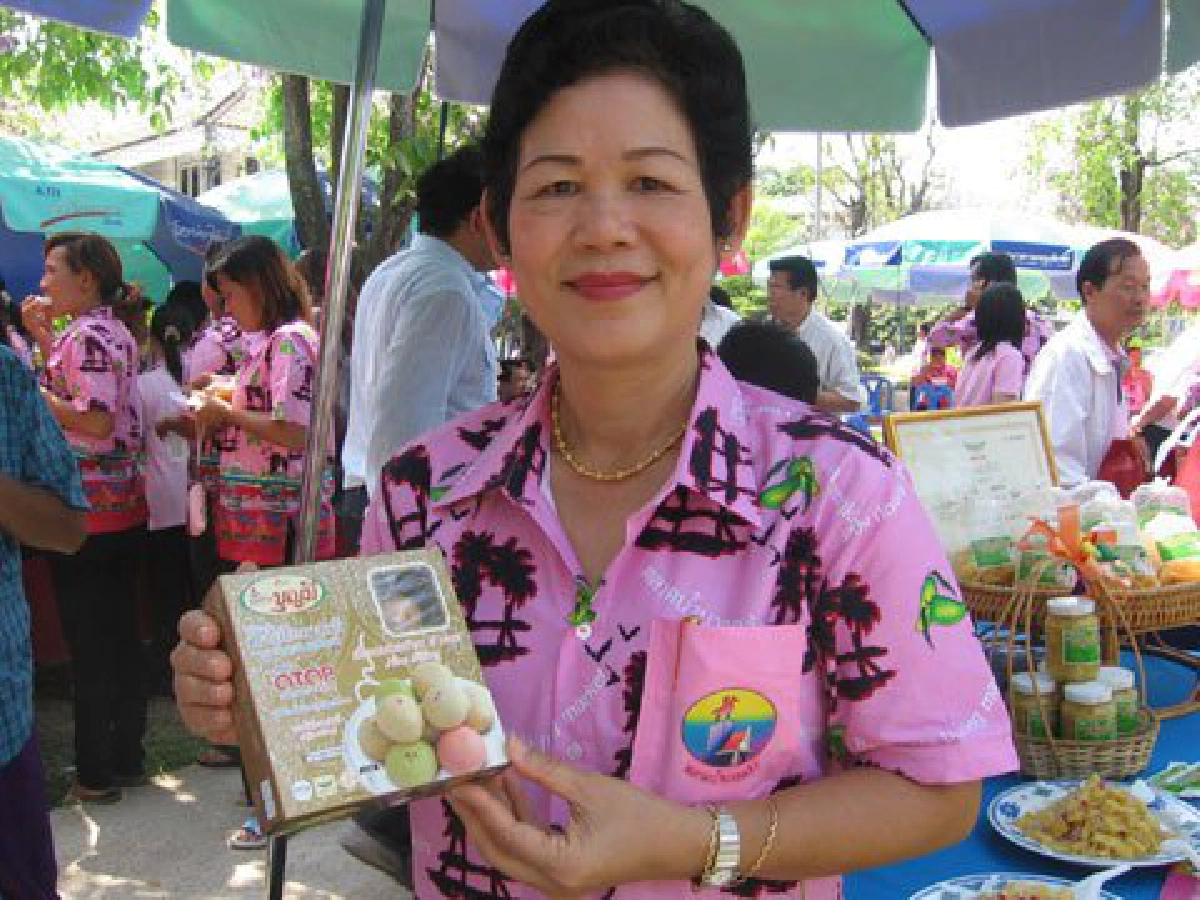 "ขนมเปี๊ยะแม่บุญมี" ของดีแปดริ้ว
 ดอกผลหยาดเหงื่อ "บุญมี ศรีสุข"