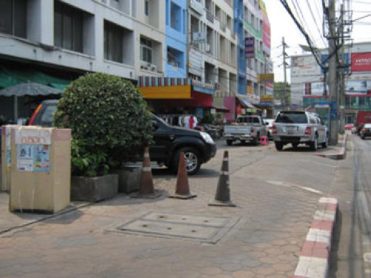 ขวางทางเดิน