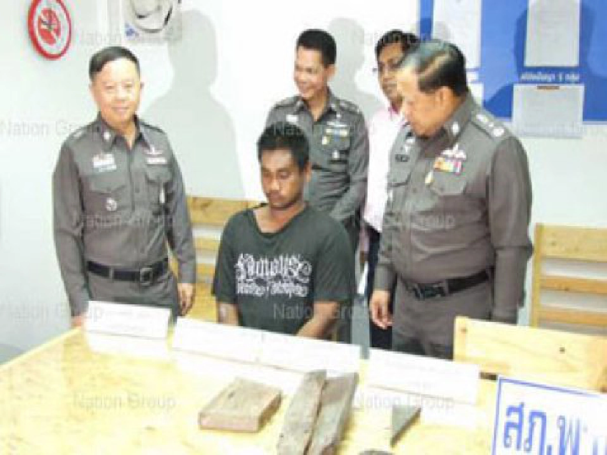 ทำแผนหนุ่มฆ่าข่มขืนสาวปวช.หวิดถูกตื้บ ทำแผนหนุ่มฆ่าข่มขืนสาวปวช.หวิดถูกตื้บ