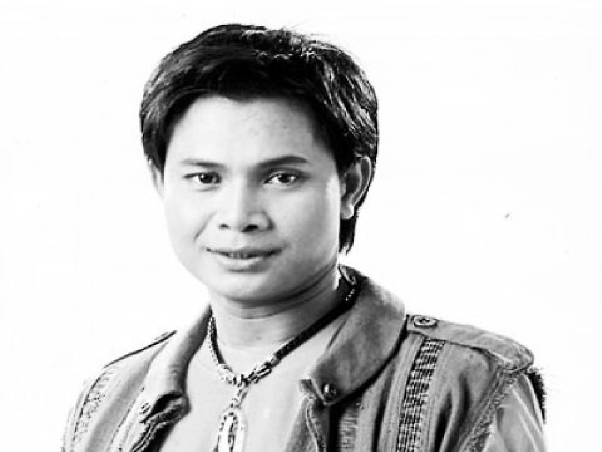 คมเคียวคมปากกา - เสียงแคนจากแมนชั่น

