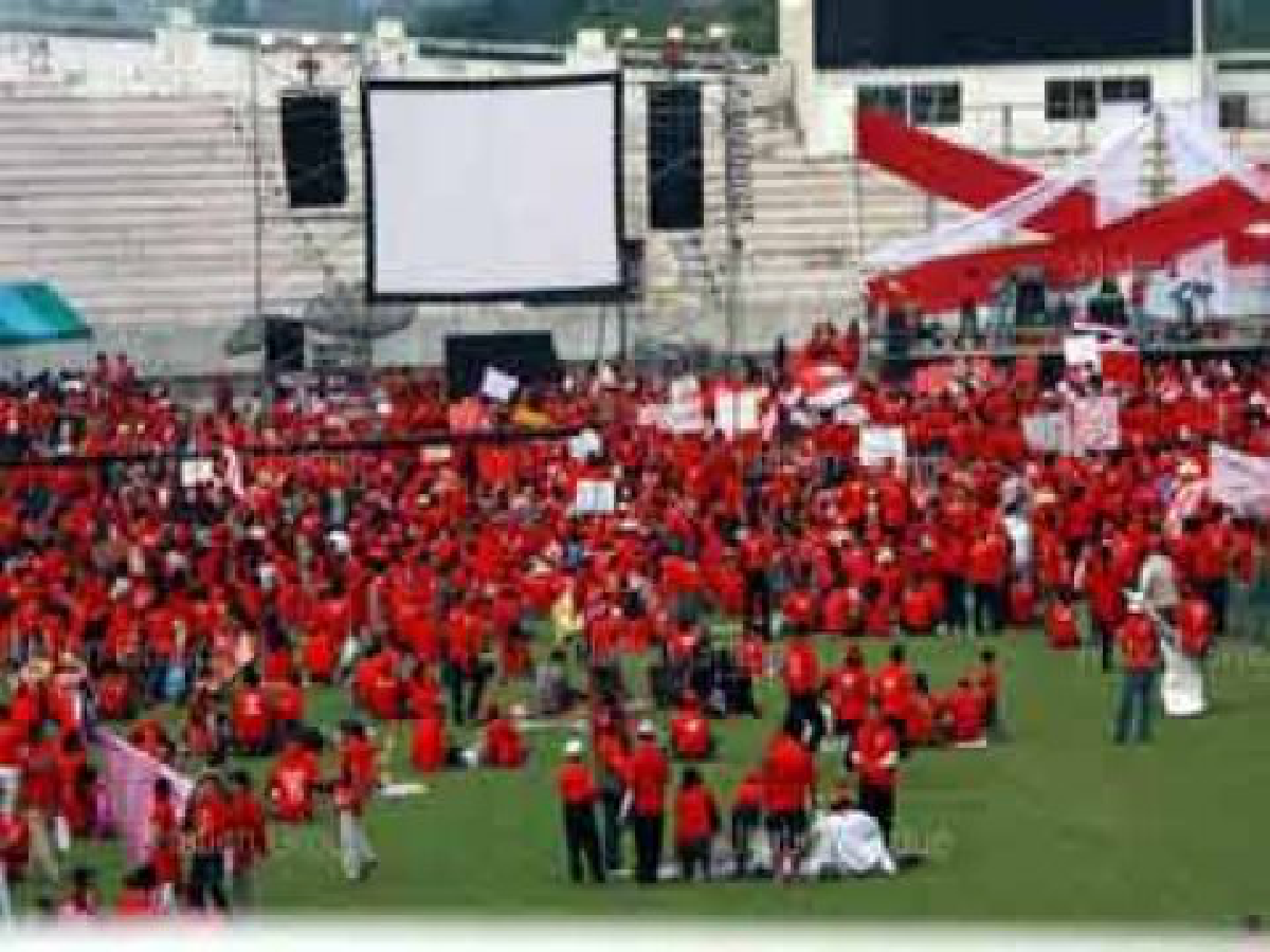 ทักษิณเล่าประวัติศาสตรก่อนหลังปฏิวัติ ทักษิณเล่าประวัติศาสตรก่อนหลังปฏิวัติ