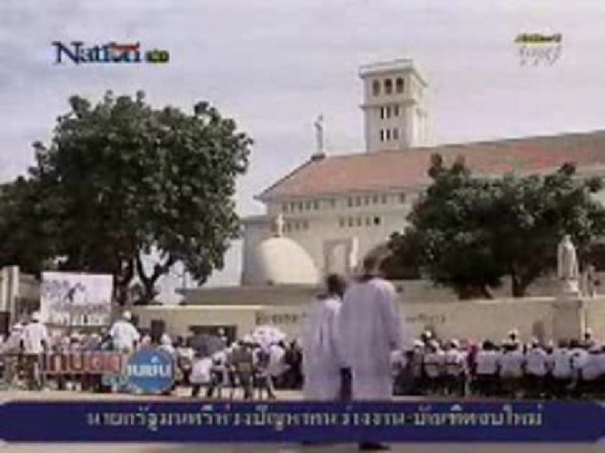 ชาวแองโกล่าเหยียบกันตายขณะแห่ชมบารมีสมเด็จพระสันตปาปา ชาวแองโกล่าเหยียบกันตายขณะแห่ชมบารมีสมเด็จพระสันตปาปา