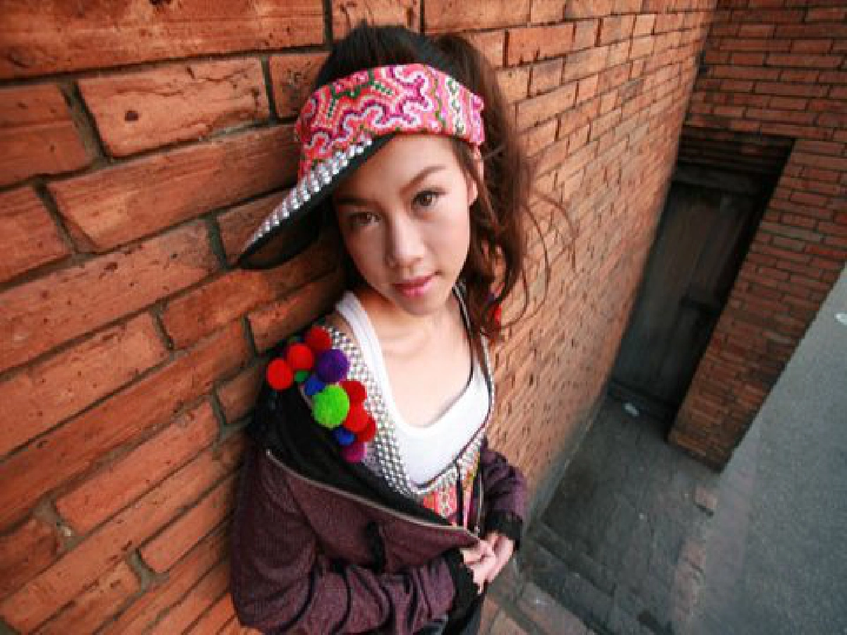 สาว" ฮิพฮอพคำเมือง
สาว" ฮิพฮอพคำเมือง