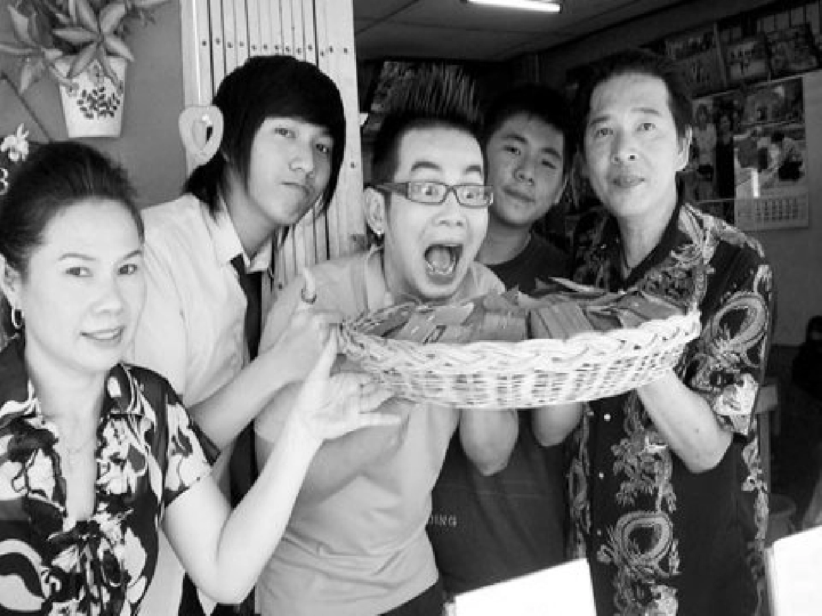 ไฮไลท์ทีวี (ศุกร์ที่ 27 มี.ค. 52)
ไฮไลท์ทีวี (ศุกร์ที่ 27 มี.ค. 52)