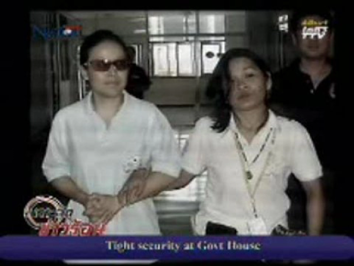 ส่งลูกสาว"ปิยะ"เข้าคุก-ตร.แห่อายัดตัว ส่งลูกสาว"ปิยะ"เข้าคุก-ตร.แห่อายัดตัว