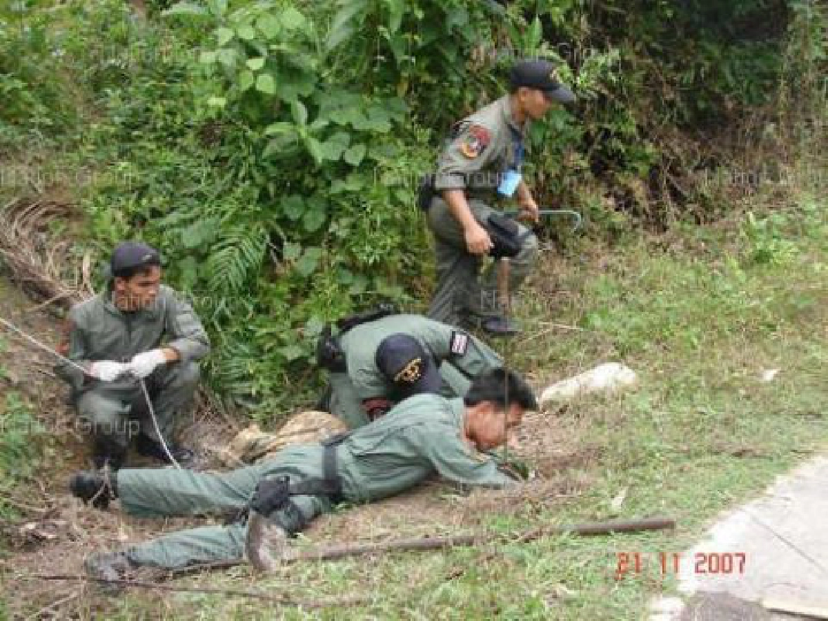 จนท.นราฯปะทะโจรใต้คนร้ายตาย4ศพ จนท.นราฯปะทะโจรใต้คนร้ายตาย4ศพ