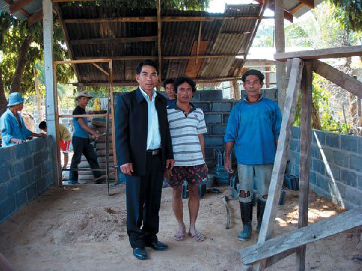 ตระเวณทั่วไทย - ขับกล่อม-อ.บุญส่ง ทิพย์ศักดิ์ นำน้องๆ จากโรงเรียนวัดสวนดอก อ.เมือง จ.เชียงใหม่ ขับขานเสียงเพลงให้นักเดินทางได้ฟัง ภายในสนามบินเชียงใหม่ ตระเวณทั่วไทย - ขับกล่อม-อ.บุญส่ง ทิพย์ศักดิ์ นำน้องๆ จากโรงเรียนวัดสวนดอก อ.เมือง จ.เชียงใหม่ ขับขานเสียงเพลงให้นักเดินทางได้ฟัง ภายในสนามบินเชียงใหม่