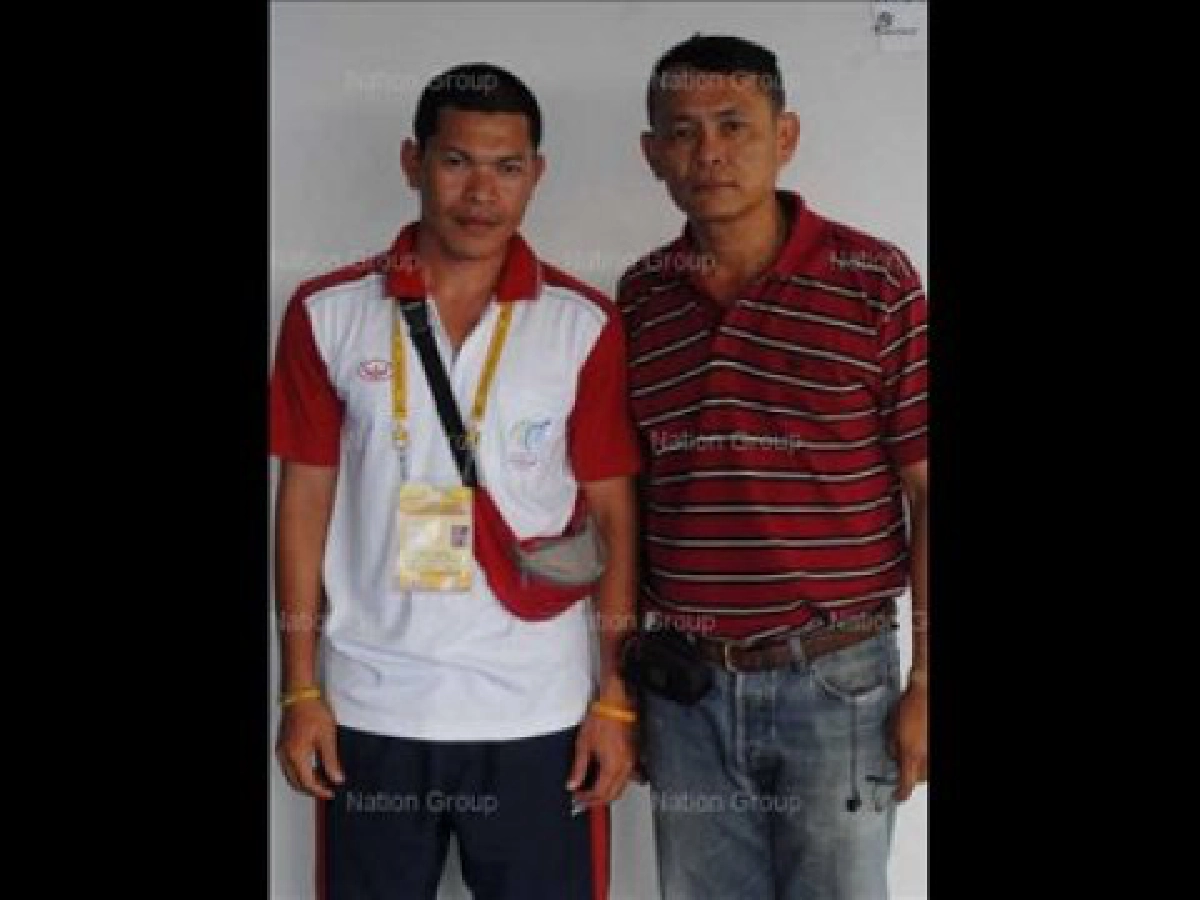 "อ.ขวัญชัย" สอนกีฬากลางสงคราม
ปั้นเด็ก 2,000 หนีปัญยาเสพติด-ไฟใต้ "อ.ขวัญชัย" สอนกีฬากลางสงคราม
ปั้นเด็ก 2,000 หนีปัญยาเสพติด-ไฟใต้