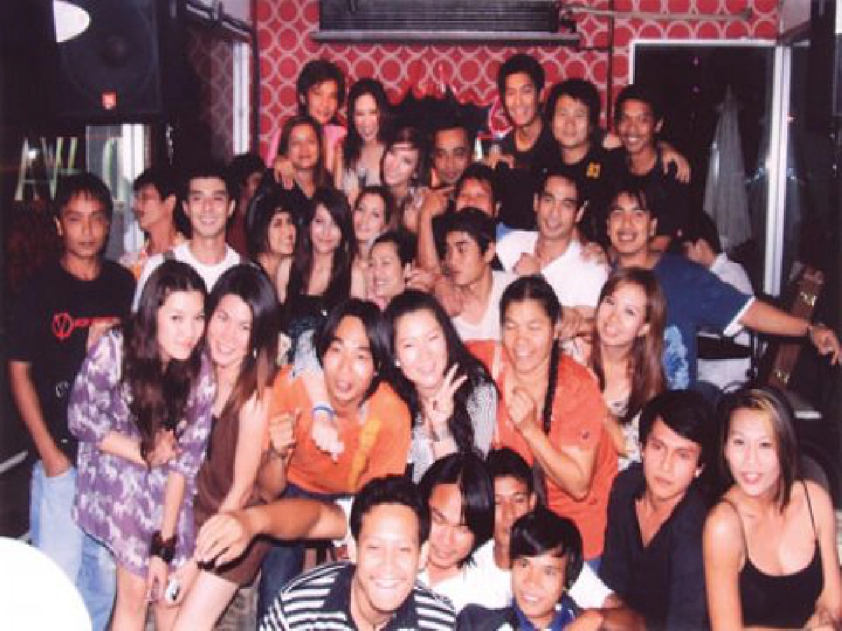 เสิร์ฟข่าวเม้าท์แตก (ศุกร์ที่ 10 เม.ย.52)
เสิร์ฟข่าวเม้าท์แตก (ศุกร์ที่ 10 เม.ย.52)