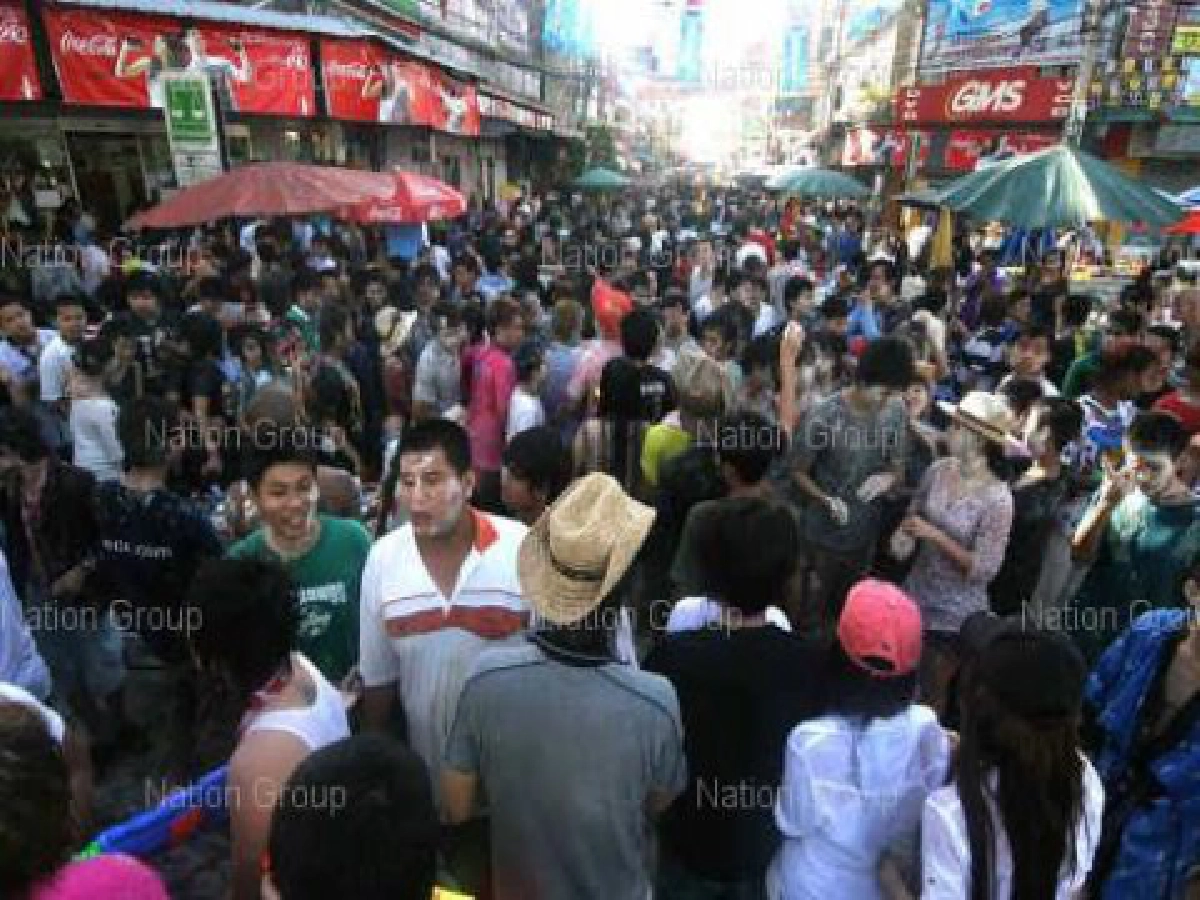 ถนนข้าวสารขยายเล่นสงกรานต์ยาวถึงวันศุกร์ 
