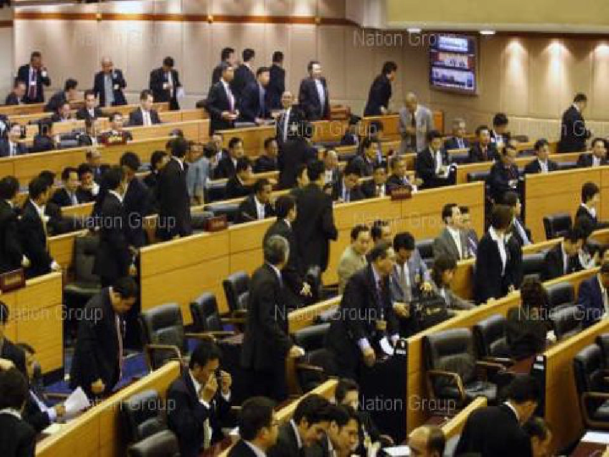 เพื่อไทยจวกนายกฯ"อภิสิทธิ์"2มาตรฐาน เพื่อไทยจวกนายกฯ"อภิสิทธิ์"2มาตรฐาน