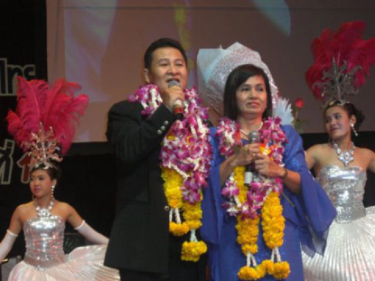 สัญญา-น้ำอ้อย เขิน
ขึ้นเวทีคอนเสิร์ตคู่
สัญญา-น้ำอ้อย เขิน
ขึ้นเวทีคอนเสิร์ตคู่