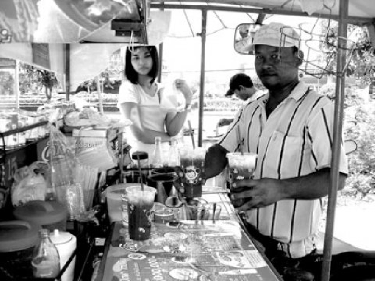 ธุรกิจร้านกาแฟเคลื่อนที่
เข้าถึงลูกค้า-ไม่ต้องเช่าที่

