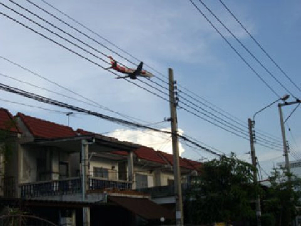 เสียงสะท้อนจากชาวบ้านรอบสนามบินสุวรรณภูมิ เมื่อไหร่จะได้ย้ายสักที
เสียงสะท้อนจากชาวบ้านรอบสนามบินสุวรรณภูมิ เมื่อไหร่จะได้ย้ายสักที
