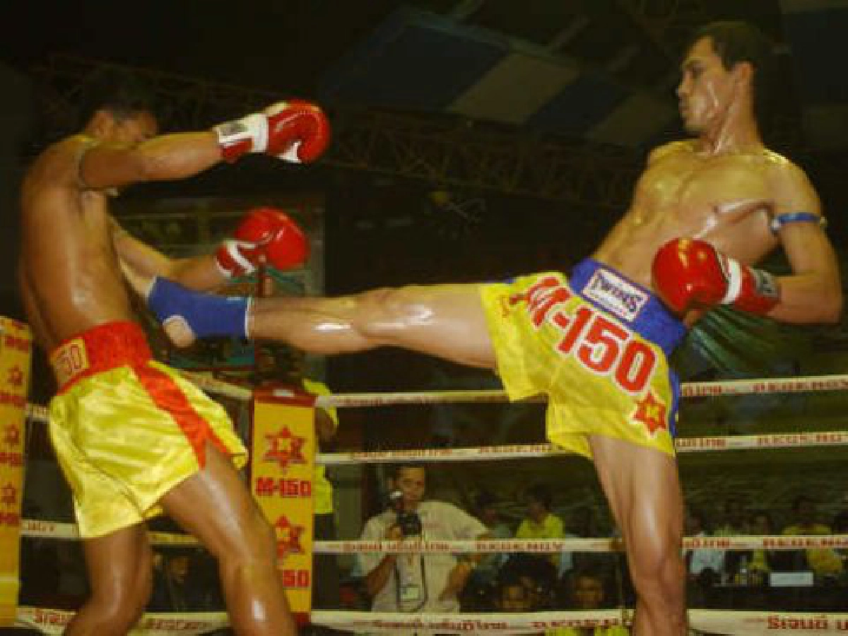 เสนอแชมป์มวยไทย
รับเงินเดือน 1 หมื่น เสนอแชมป์มวยไทย
รับเงินเดือน 1 หมื่น