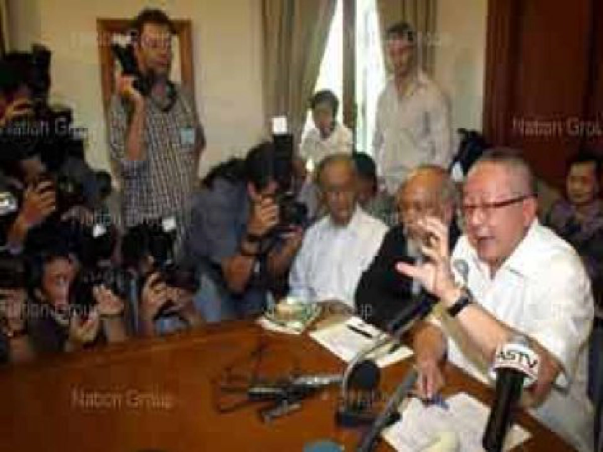 พธม.เตรียมกำหนดจุดยืนตั้งพรรคการเมืองใหม่ พธม.เตรียมกำหนดจุดยืนตั้งพรรคการเมืองใหม่