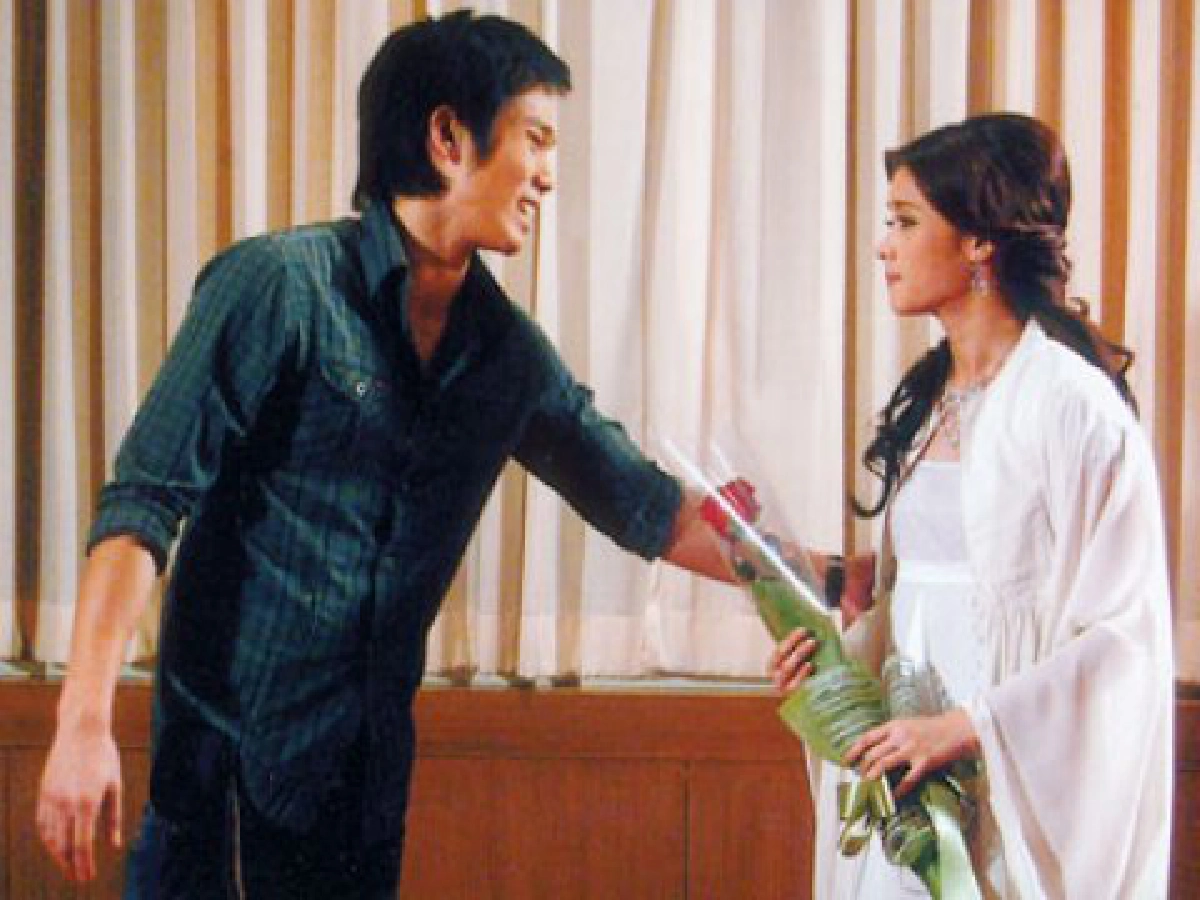 "มอส"ลมหึงขึ้นหน้า
"วิว"เสน่ห์แรงหนุ่มรุมรักเพียบ

