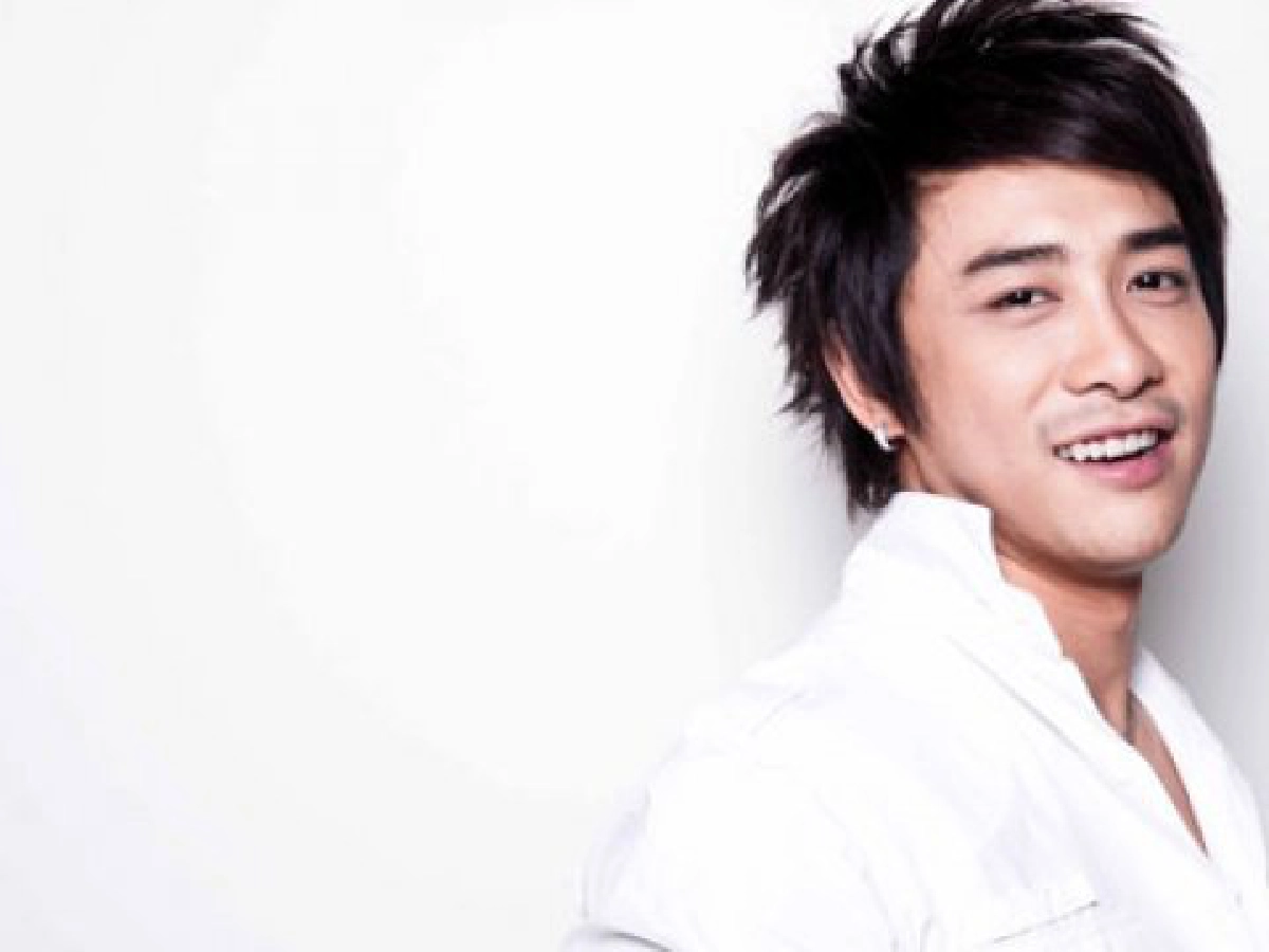 บอย ชวนดู "The Bachelors Dream"

