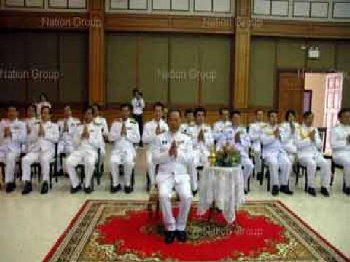 ทรงพระเจริญดังก้องทั่วไทยวันฉัตรมงคล