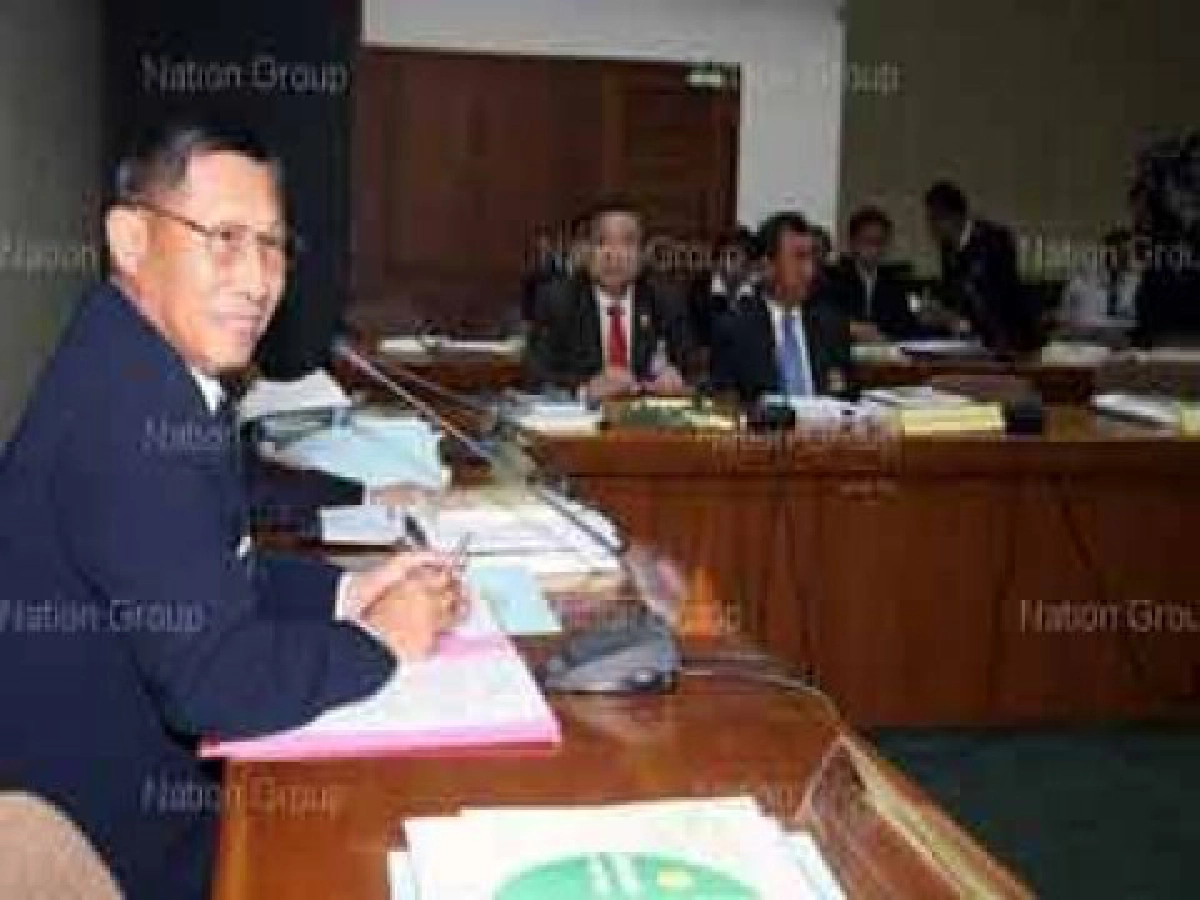 ถอยคนละก้าวเพื่อให้ประเทศเดินหน้า ถอยคนละก้าวเพื่อให้ประเทศเดินหน้า