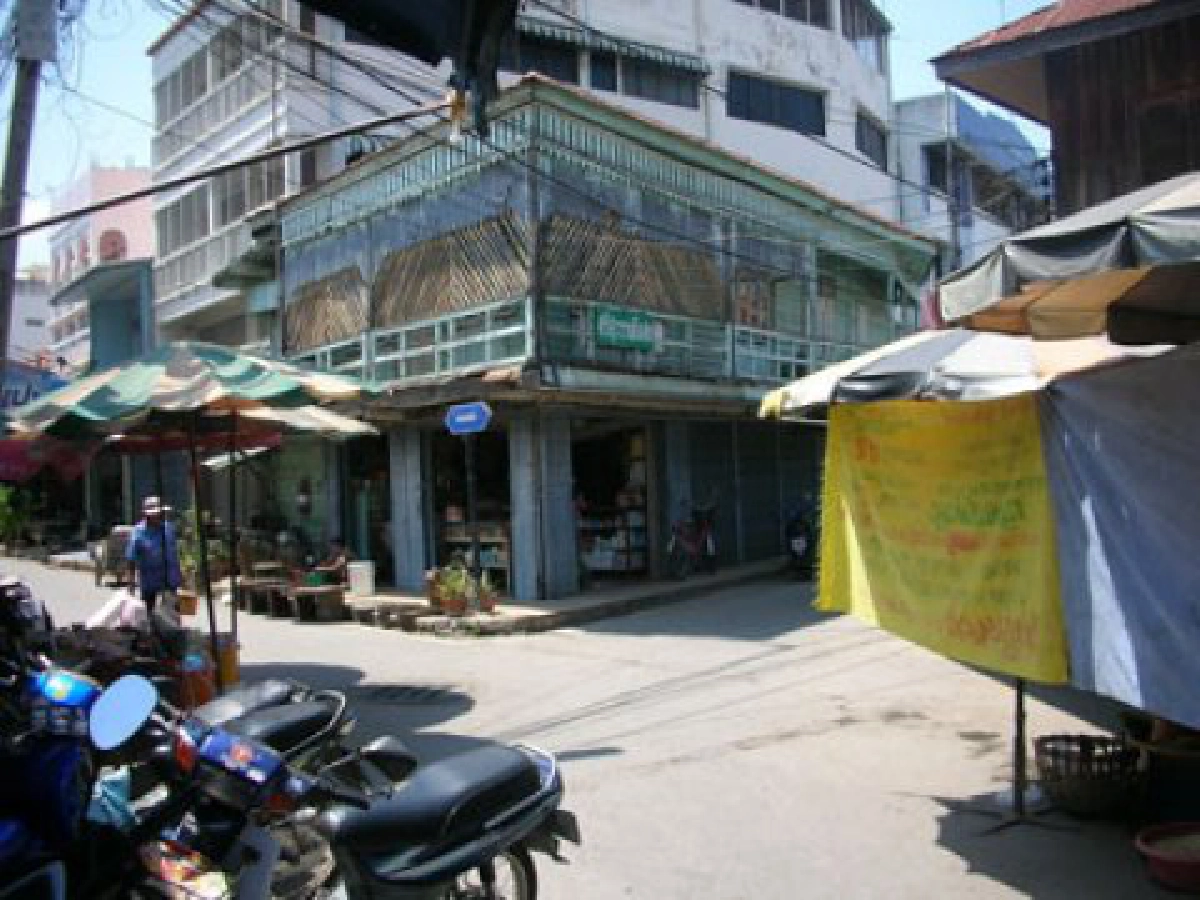 ศิลป์แห่งแผ่นดิน - เรือนไม้กลางตลาดร้อยปี
ศิลป์แห่งแผ่นดิน - เรือนไม้กลางตลาดร้อยปี