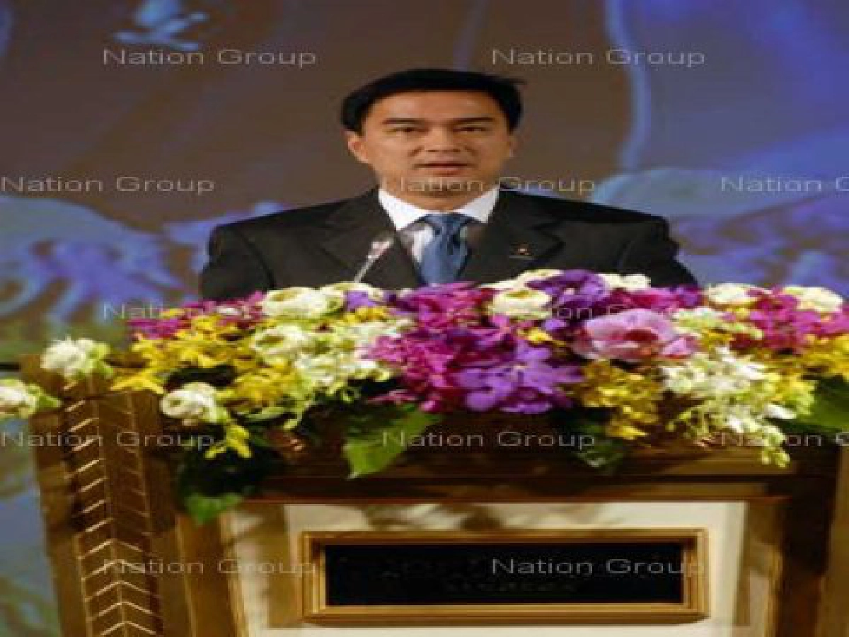 "อภิสิทธิ์"รับปากตามเงินรางวัล พร้อมประชาสัมพันธ์ยกเหล็กศึกยุวชนโลก "อภิสิทธิ์"รับปากตามเงินรางวัล พร้อมประชาสัมพันธ์ยกเหล็กศึกยุวชนโลก