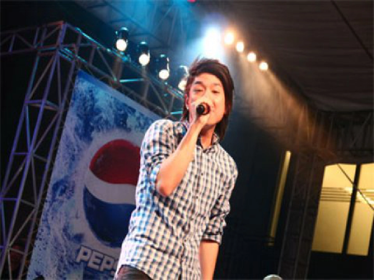 ชิน-แดน-บอย นำทีมโชว์
ใน ฮิตซ์ คอนเสิร์ต"
