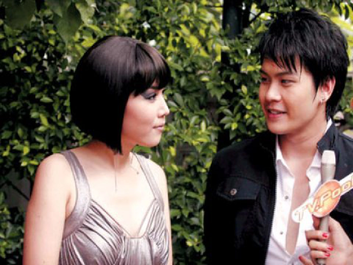 เมย์ : บ้า...เดี๋ยวคนก็รู้กันหมดหรอกว่าเรากิ๊กกัน