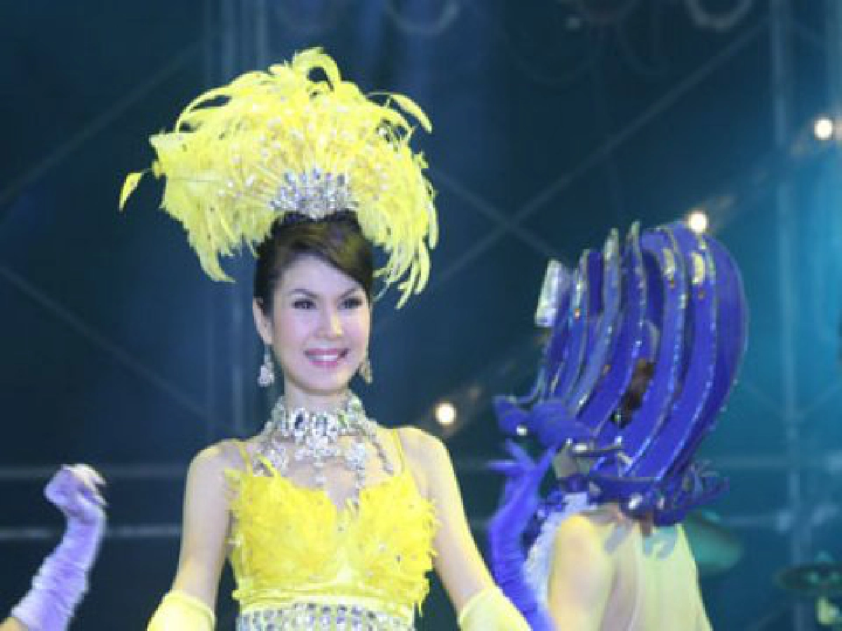 แซ่ดทะลุทุ่ง (ศุกร์15พค.52)
แซ่ดทะลุทุ่ง (ศุกร์15พค.52)