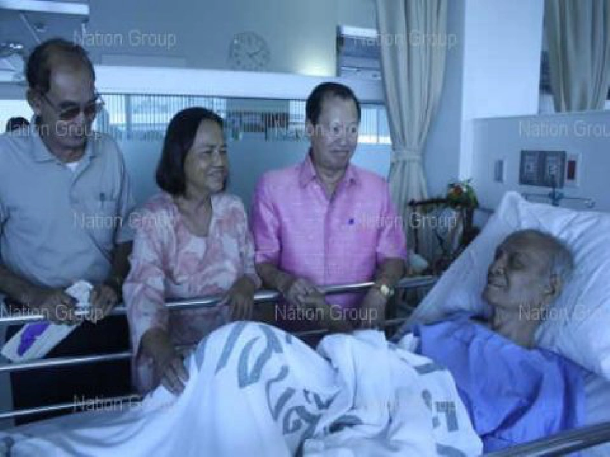 หาม"พยงค์ มุกดา"ส่งรพ.หลังฉี่เป็นเลือด หาม"พยงค์ มุกดา"ส่งรพ.หลังฉี่เป็นเลือด