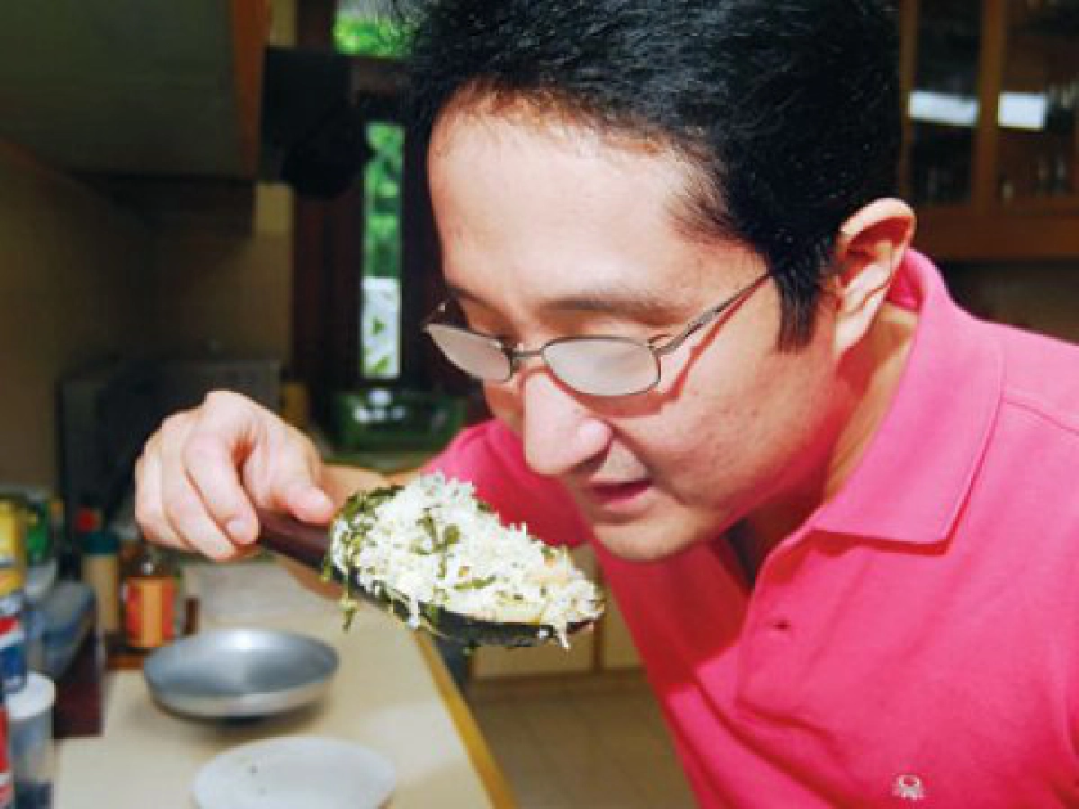 ตามดูผู้ชาย ("วิพุธ หวั่งหลี") เข้าครัว