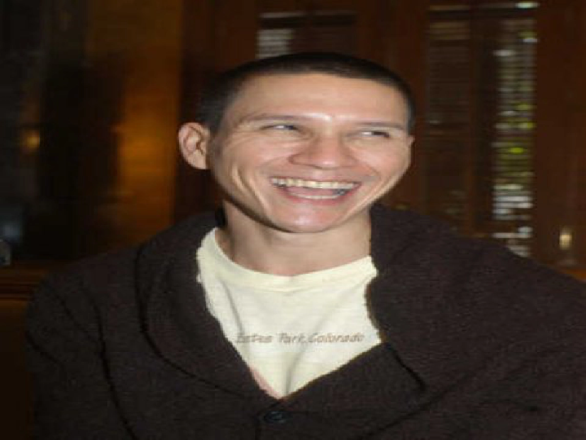 "เสก โลโซ" จูบปาก "น้อย พรู"
จูงมือร้องเพลง-ขึ้นคอนเสิร์ตร่วมกัน