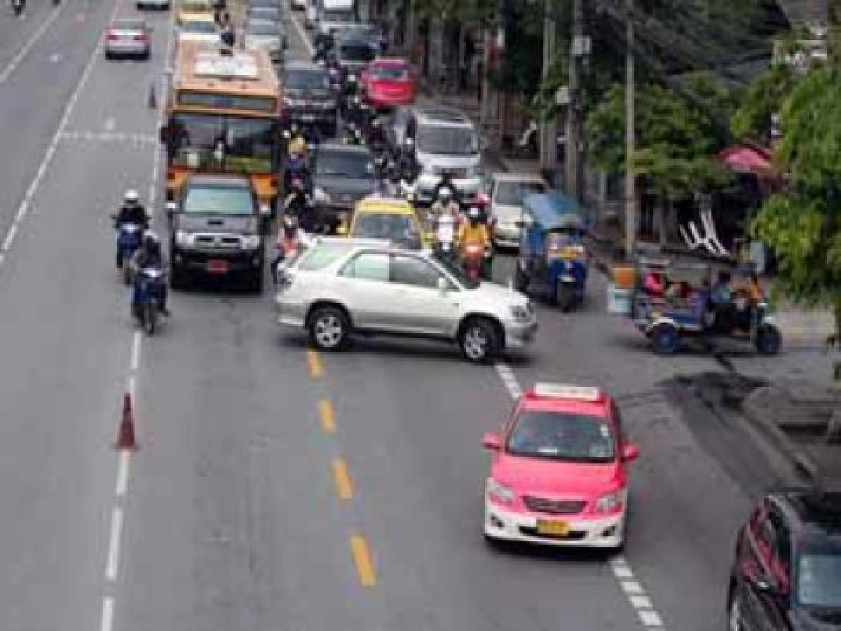 ประตูน้ำรถติดหนัก