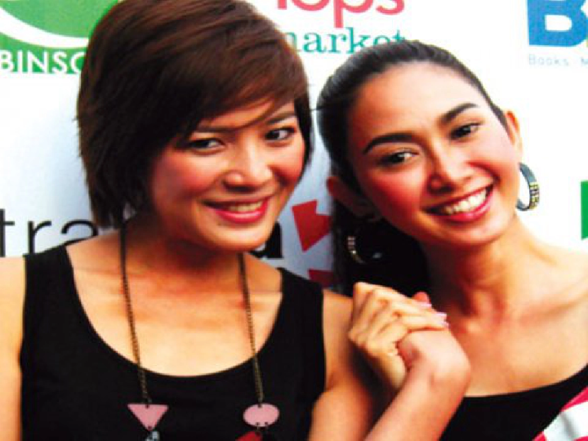 จับมือสมานฉันท์ เรา(ต้อง-ยุ้ยรักกั๊น...รักกัน