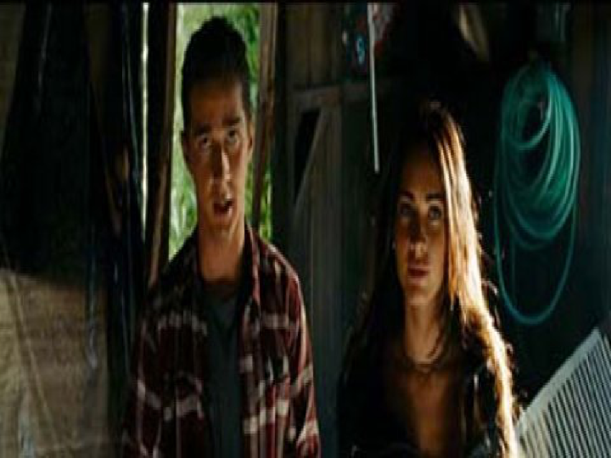 สาวกลุ้นระทีก
ใน "Transformers 2" สาวกลุ้นระทีก
ใน "Transformers 2"