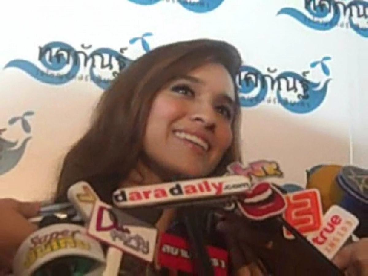 คลิป!! "หยาด" โต้ข่าวไม่กลับบ้าน หนีอัพยาบ้าน "ไผ่" วันพอยท์ คลิป!! "หยาด" โต้ข่าวไม่กลับบ้าน หนีอัพยาบ้าน "ไผ่" วันพอยท์